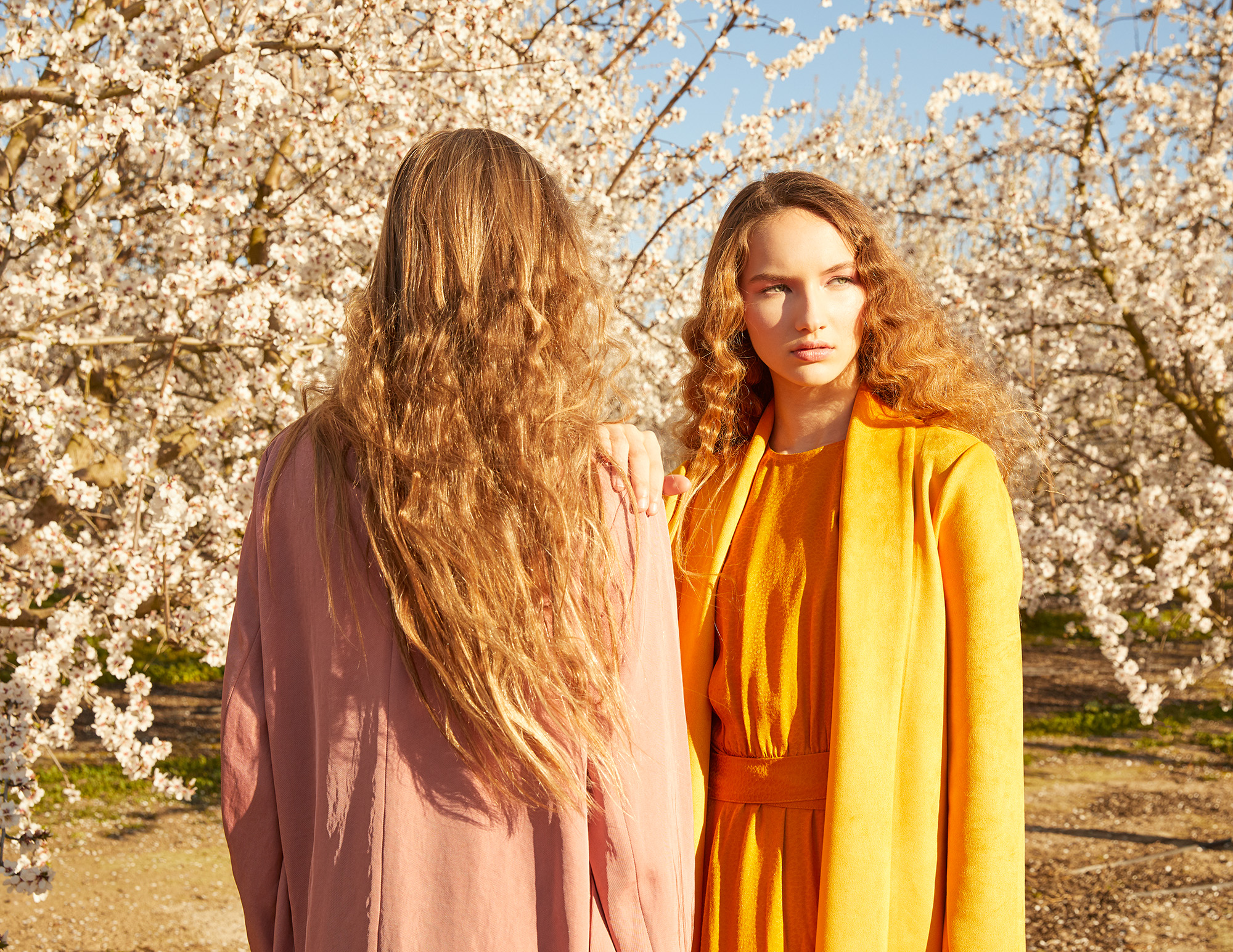 Modic Fashion Editorial - Blossom Sisters by Claudia Goetzelmann
